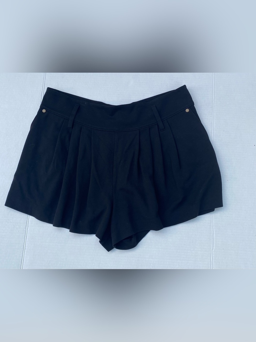 Juicy Couture Black Pleated A-Line Skort Shorts🖤 Pleated shorts with details
